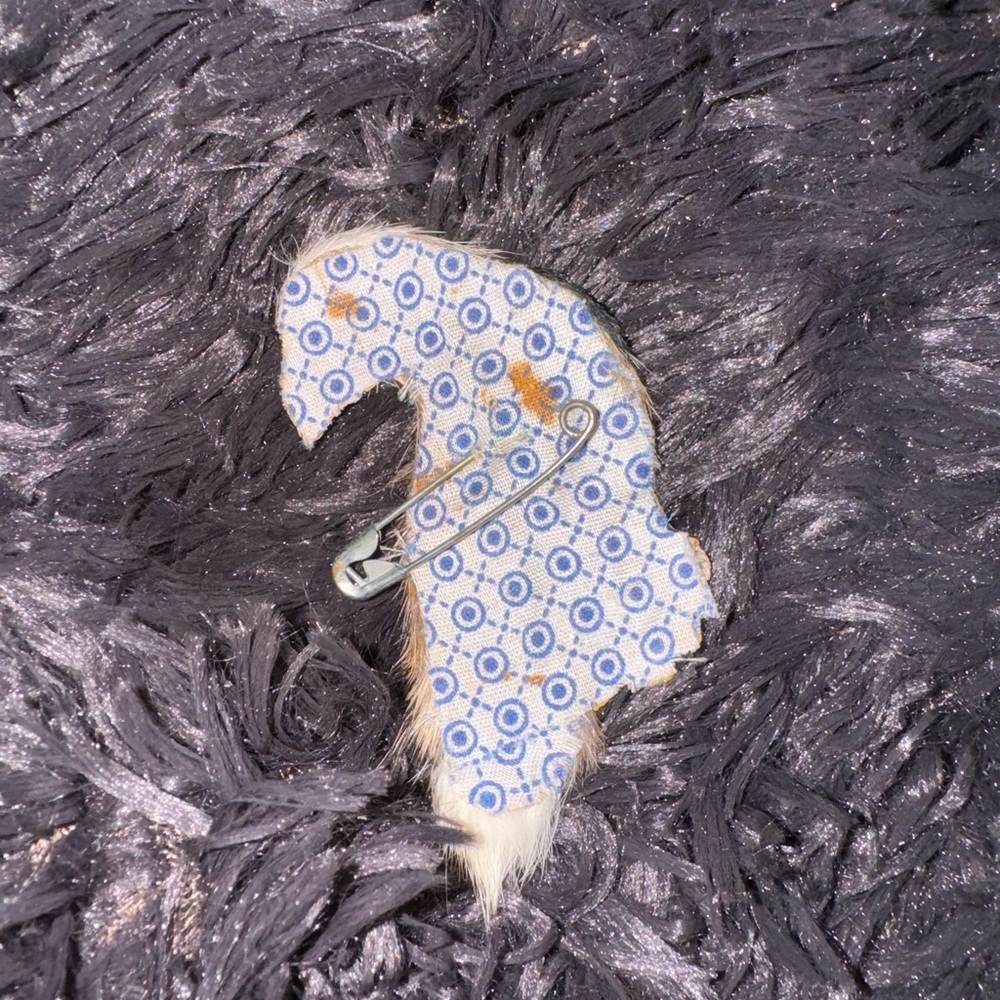 Handmade Bird 🦅 Pin 🧷 - Picture 2 of 2